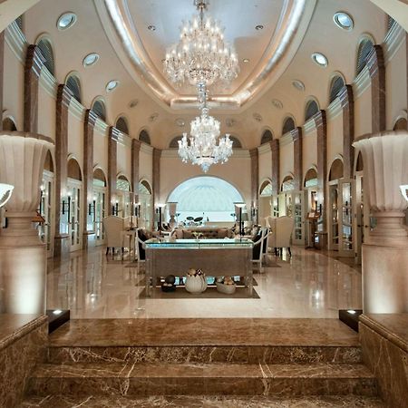 Hilton Mumbai International Airport Hotel Luaran gambar The lobby of the hotel