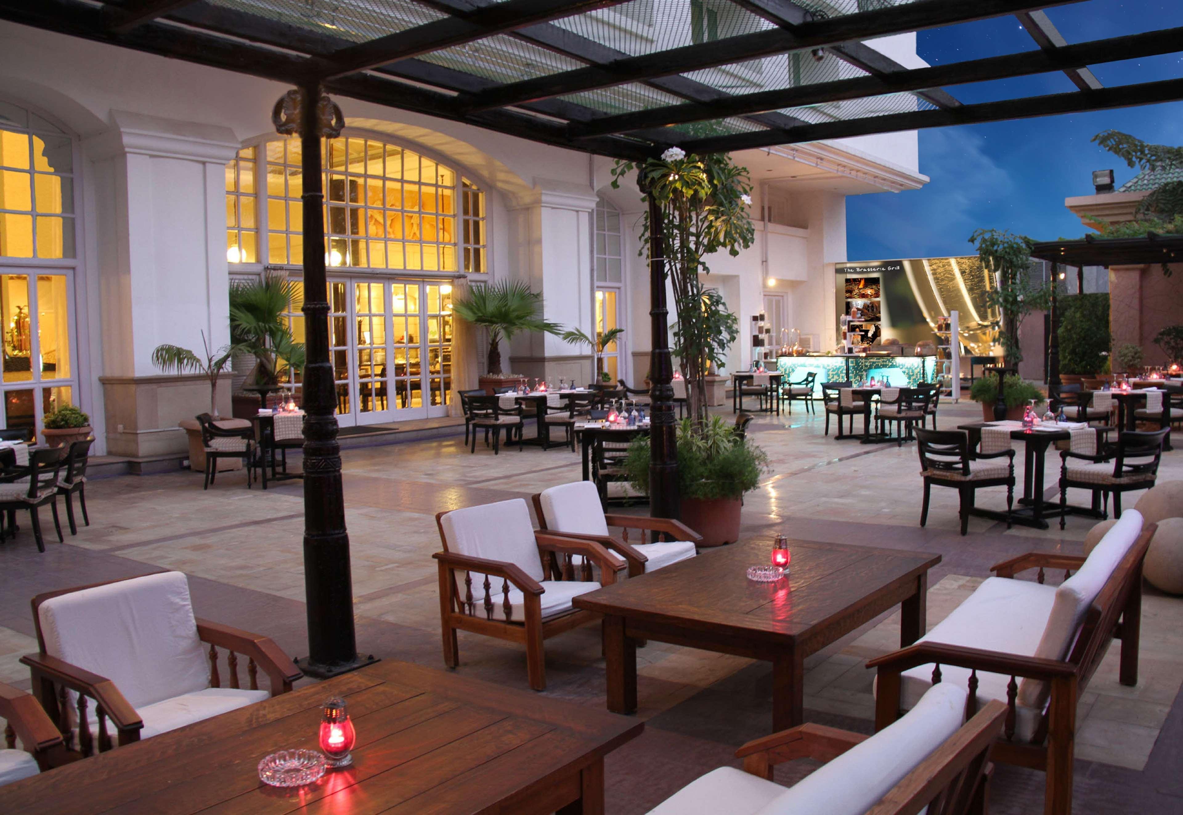 Hilton Mumbai International Airport Hotel Luaran gambar The hotel's lobby