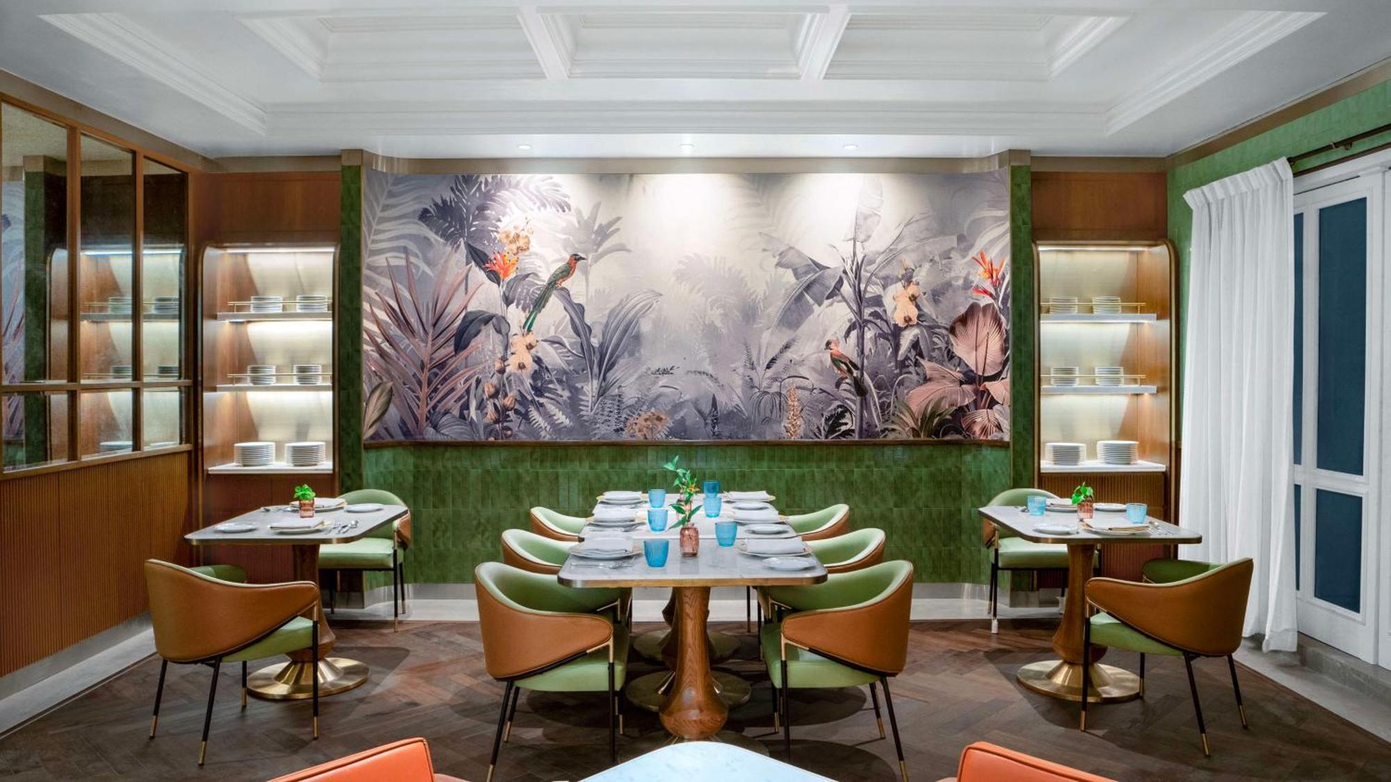 Hilton Mumbai International Airport Hotel Luaran gambar The interior of the restaurant