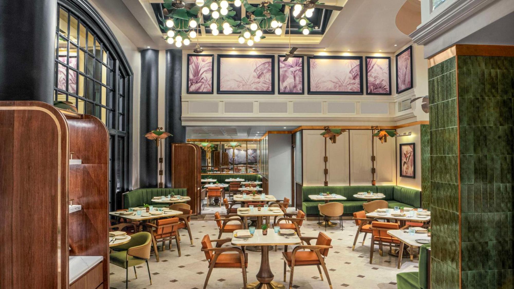 Hilton Mumbai International Airport Hotel Luaran gambar The interior of the restaurant